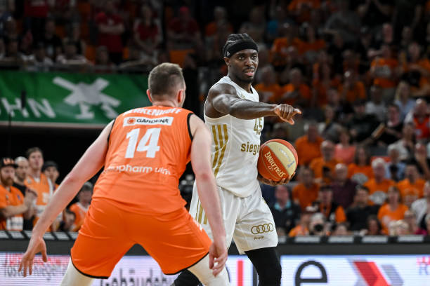 倚的表态为 倚的表态为