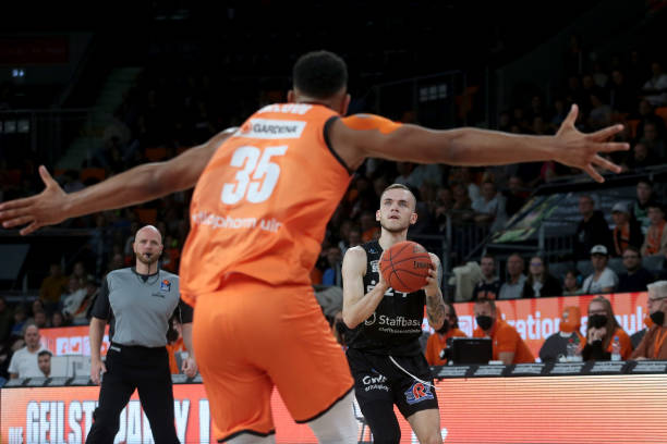 强度运动下 强度运动下