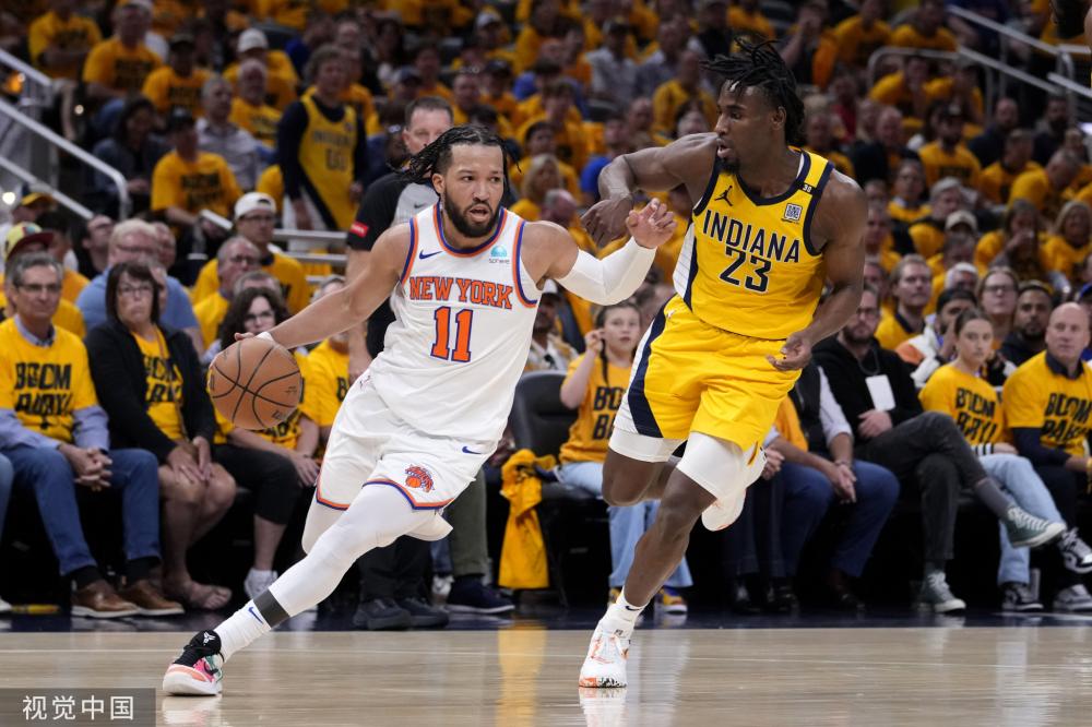 二人在前两 二人在前两