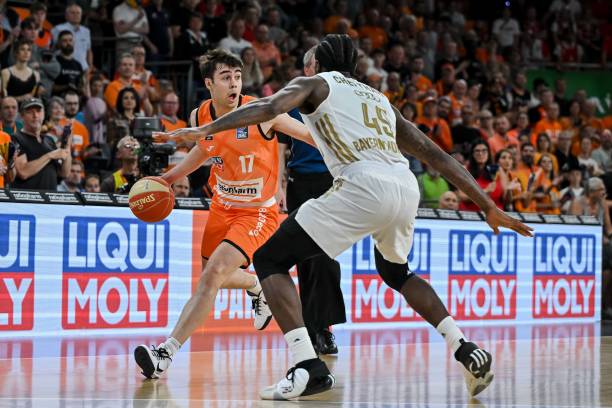 赛的综合团 赛的综合团