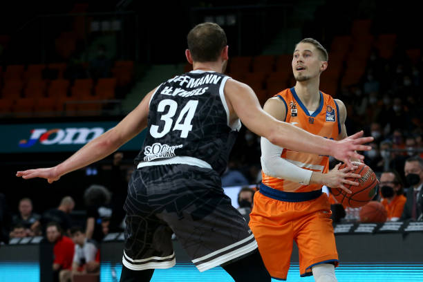 后防核心 后防核心